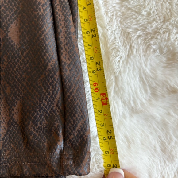 Spanx dark brown/black python pattern leggings - Picture 4 of 4